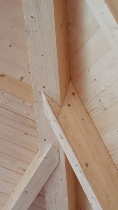 Realizzazione sottotetto abitabile in legno lamellare (383x680)